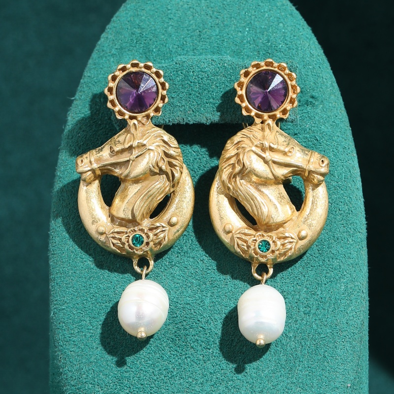 Vintage Fashion Jewelry Brands - Vintage paarse kristallen paardenkop oorhangers parel