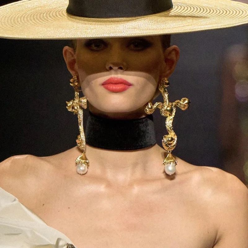 Vintage barokke stijl metaalle - Vintage Fashion Jewelry Brands recensie en prijs