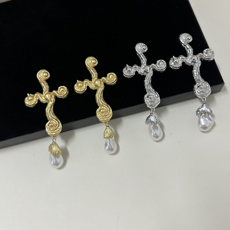 Vintage barokke stijl metaalle - Vintage Fashion Jewelry Brands recensie en prijs