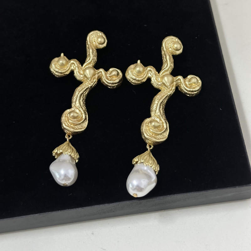 Vintage barokke stijl metaalle - Vintage Fashion Jewelry Brands recensie en prijs