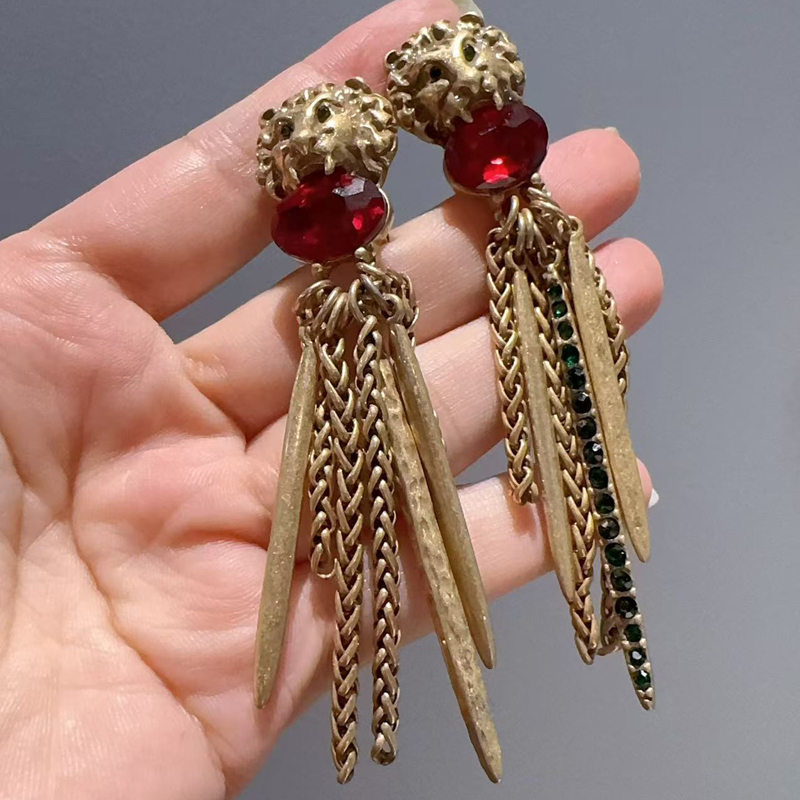 Vintage leeuwenkop rode schat  - Vintage Fashion Jewelry Brands recensie en prijs