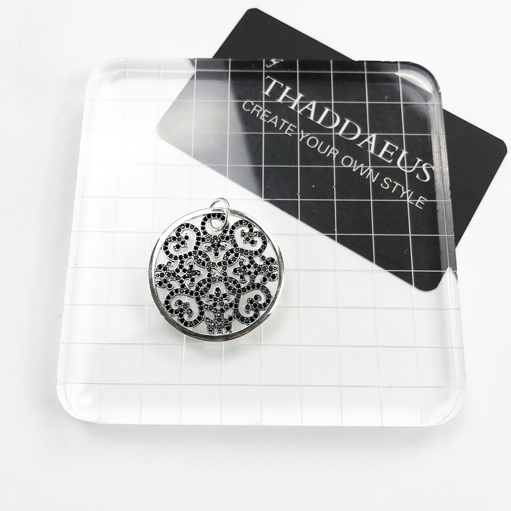 Hanger Arabesque Disc Ornament - Vintage Fashion Jewelry Brands recensie en prijs